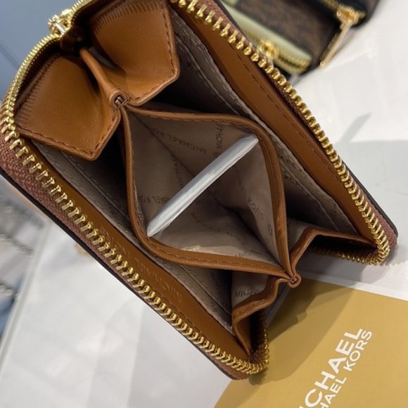 Michael Kors Jet Set Travel Medium Zip Around Card Case Vanilla - Picture 4 of 16